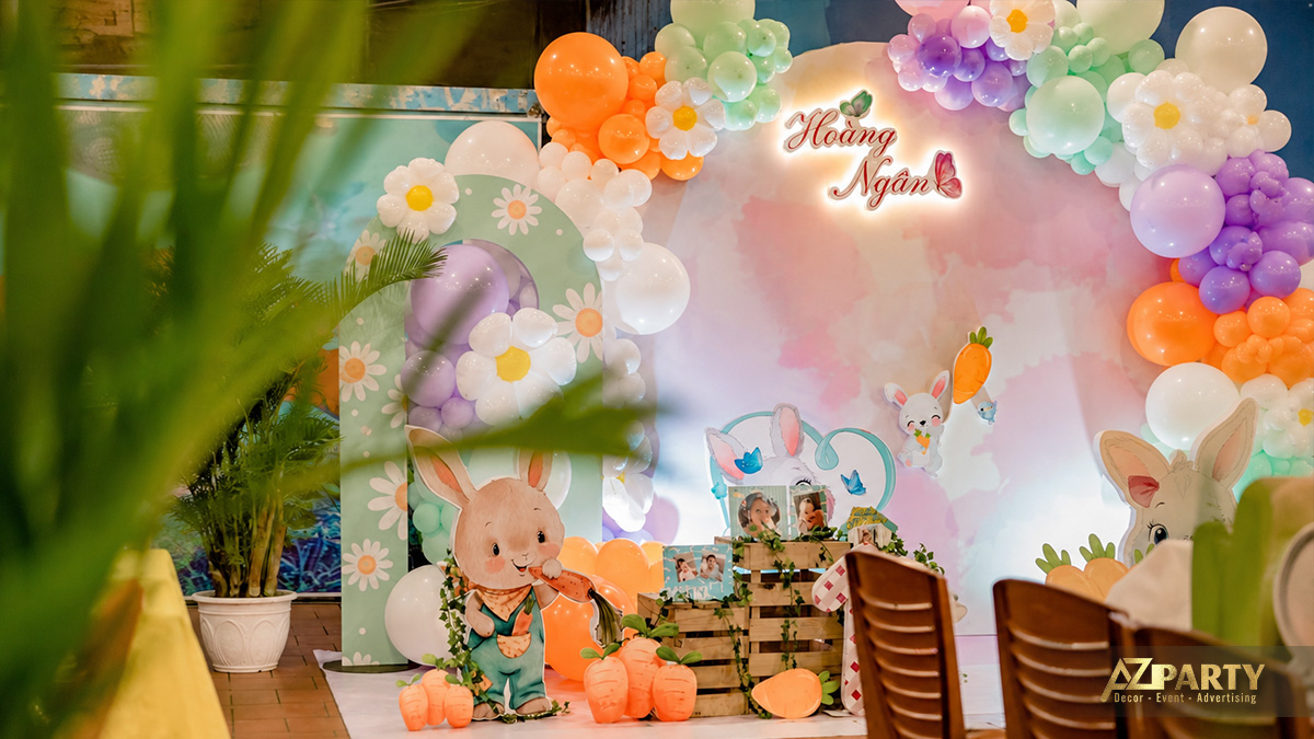 Các phụ kiện decor ngộ nghĩnh và sinh động trên bàn tiệc thôi nôi