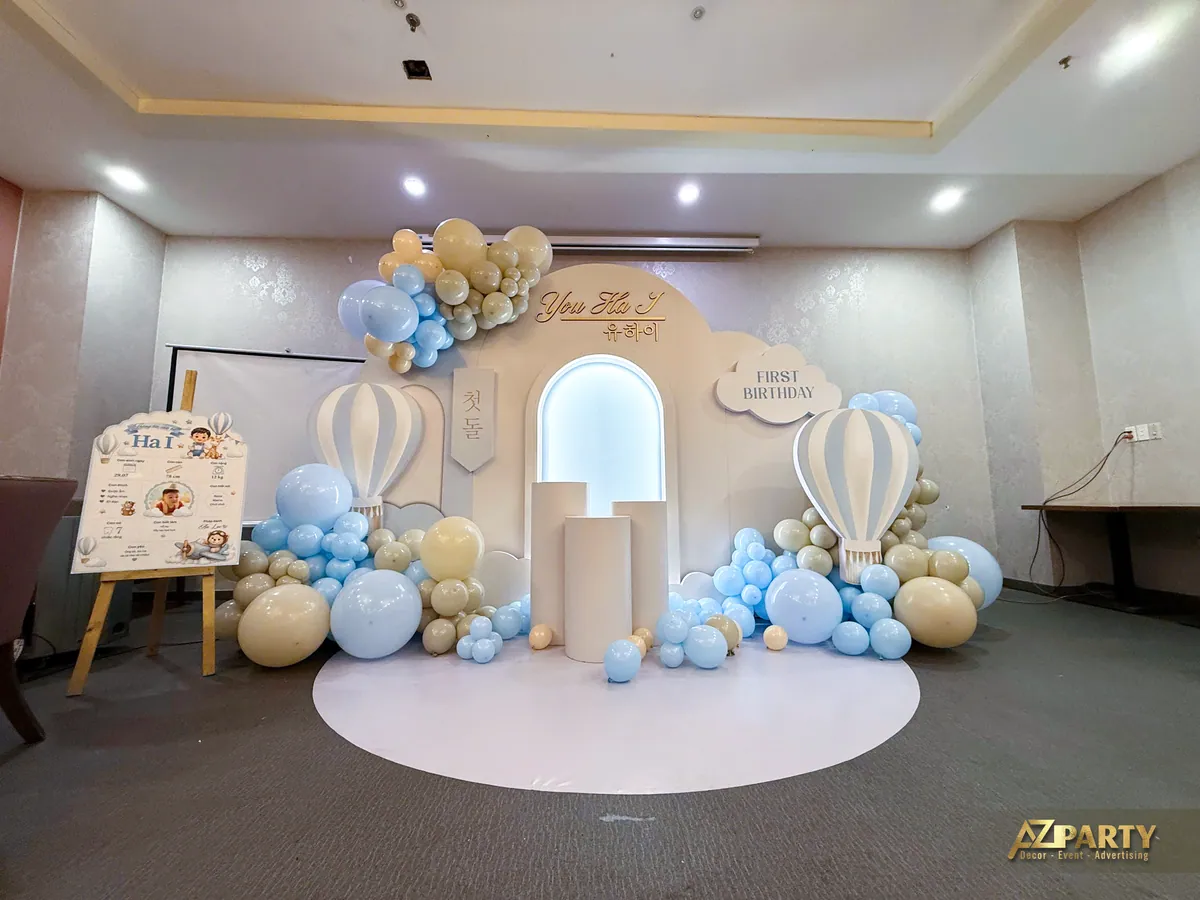 Toàn cảnh backdrop thôi nôi bé You Ha J tại D'Maris Pico Cộng Hòa