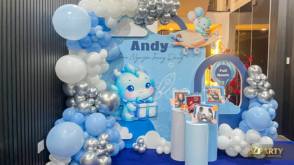 Không gian check-in tiệc đầy tháng bé Andy vô cùng ngộ nghĩnh được trang trí bóng bay tinh tế