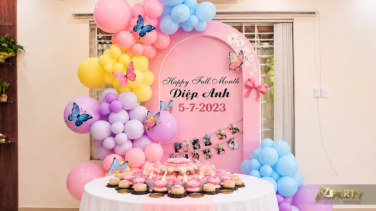 Phông nền tròn Happy Full Month Diệp Anh trang trí nhẹ nhàng cùng chùm ảnh lưu niệm ghi dấu cột mốc đầy tháng của bé