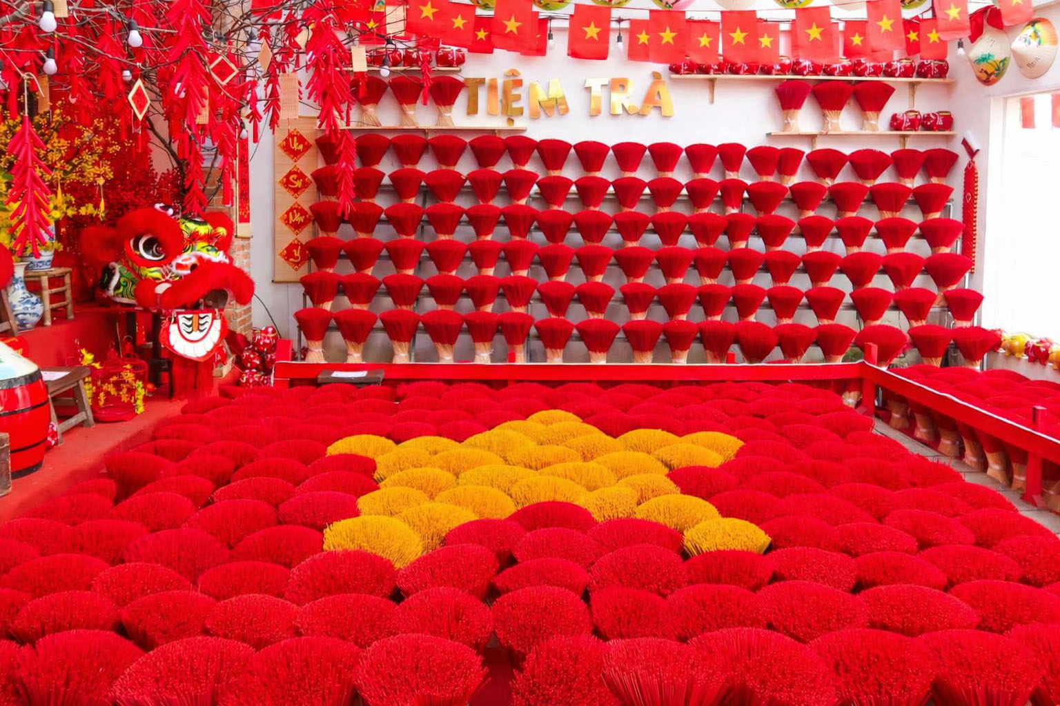 Ý Tưởng Trang Trí Quán Cafe Độc Đáo - Rực Rỡ Cho Mùa Tết 2026