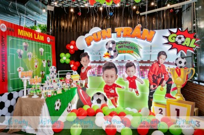 Trang trí sinh nhật 8 tuổi mẫu nhí Pun Trần- chủ đề bóng đá