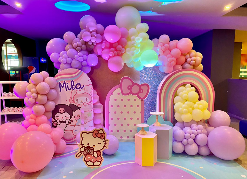 Các mẫu trang trí thôi nôi xinh xắn chủ đề Hello Kitty mới nhất 2024