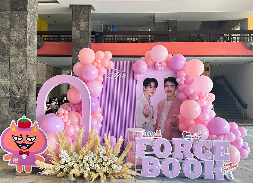 Sự kiện fan meeting Force Book nhộn nhịp tại Nhà hát Hòa Bình