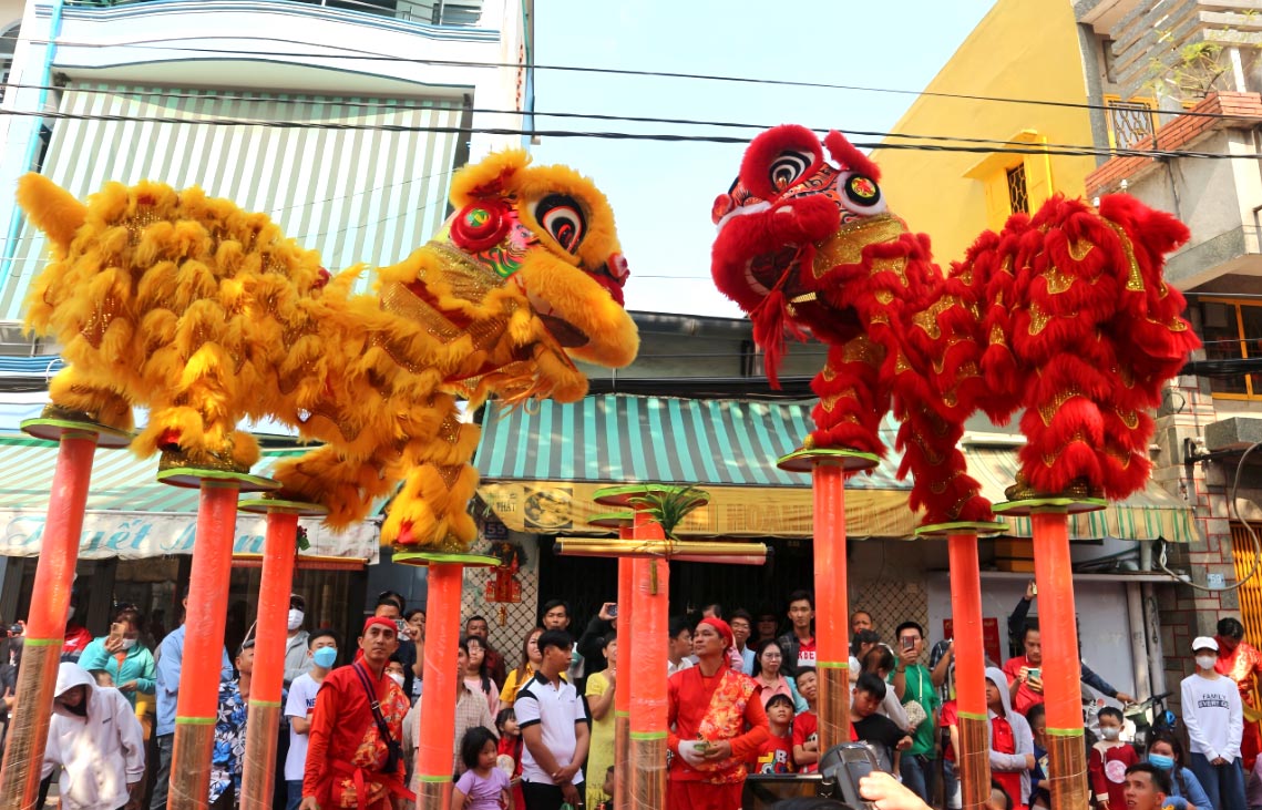 Múa Lân Mai Hoa Thung
