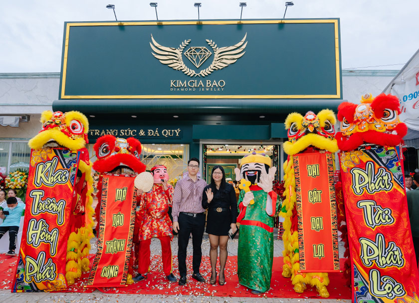 Mừng lễ khai trương showroom Kim Gia Bảo Diamond Jewelry