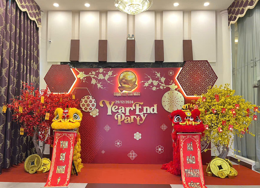 Tỏa sáng tiệc cuối năm với mẫu trang trí backdrop tất niên ấn tượng