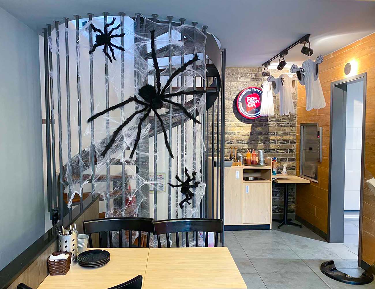 Đón chào lễ hội Halloween tại nhà hàng gà rán Bonchon