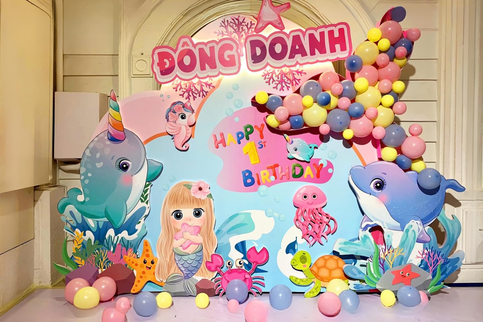 Tiệc thôi nôi bé Đông Doanh siêu đáng yêu với concept đại dương