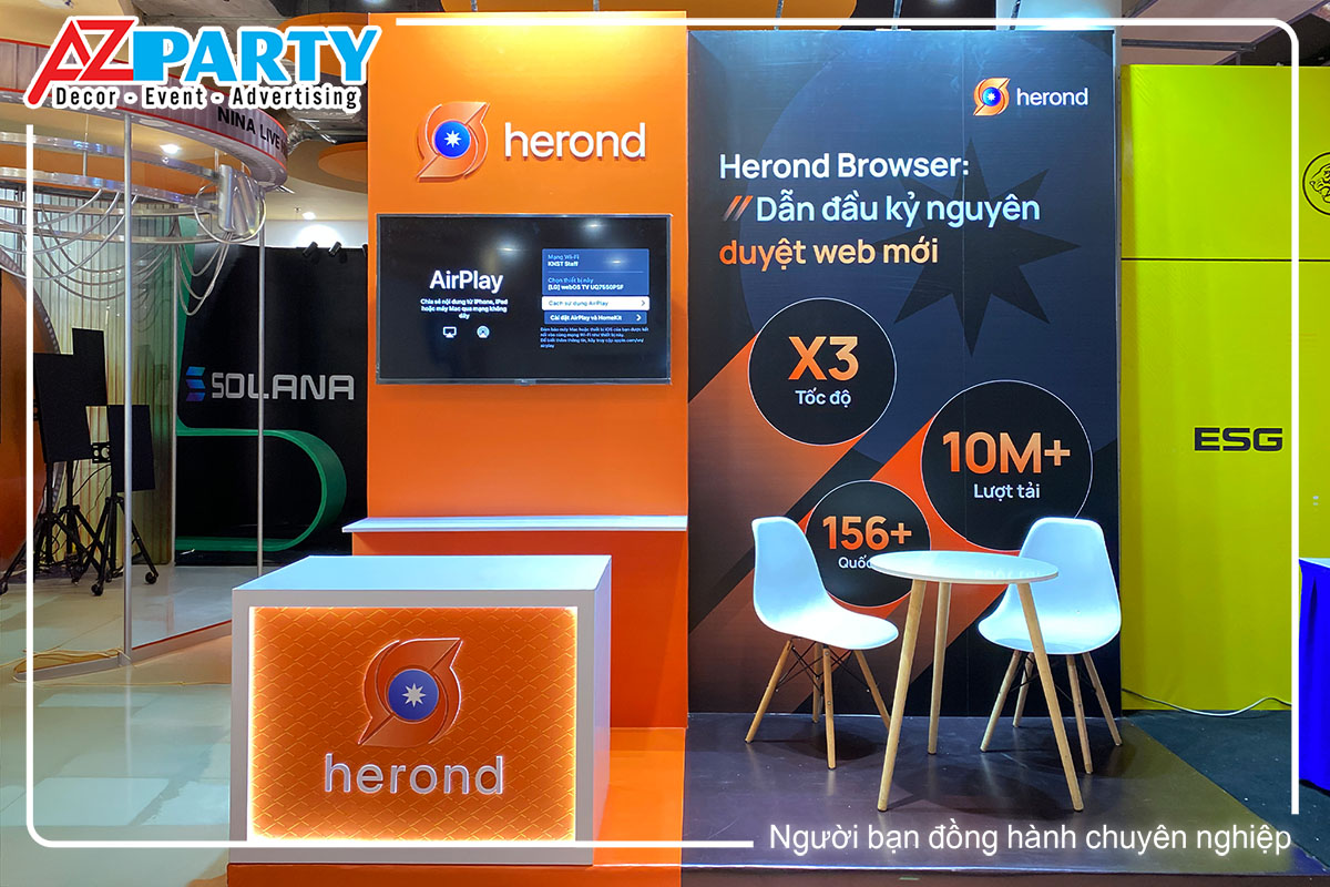 toàn cảnh booth của thương hiệu herond với mới cam chủ đạo