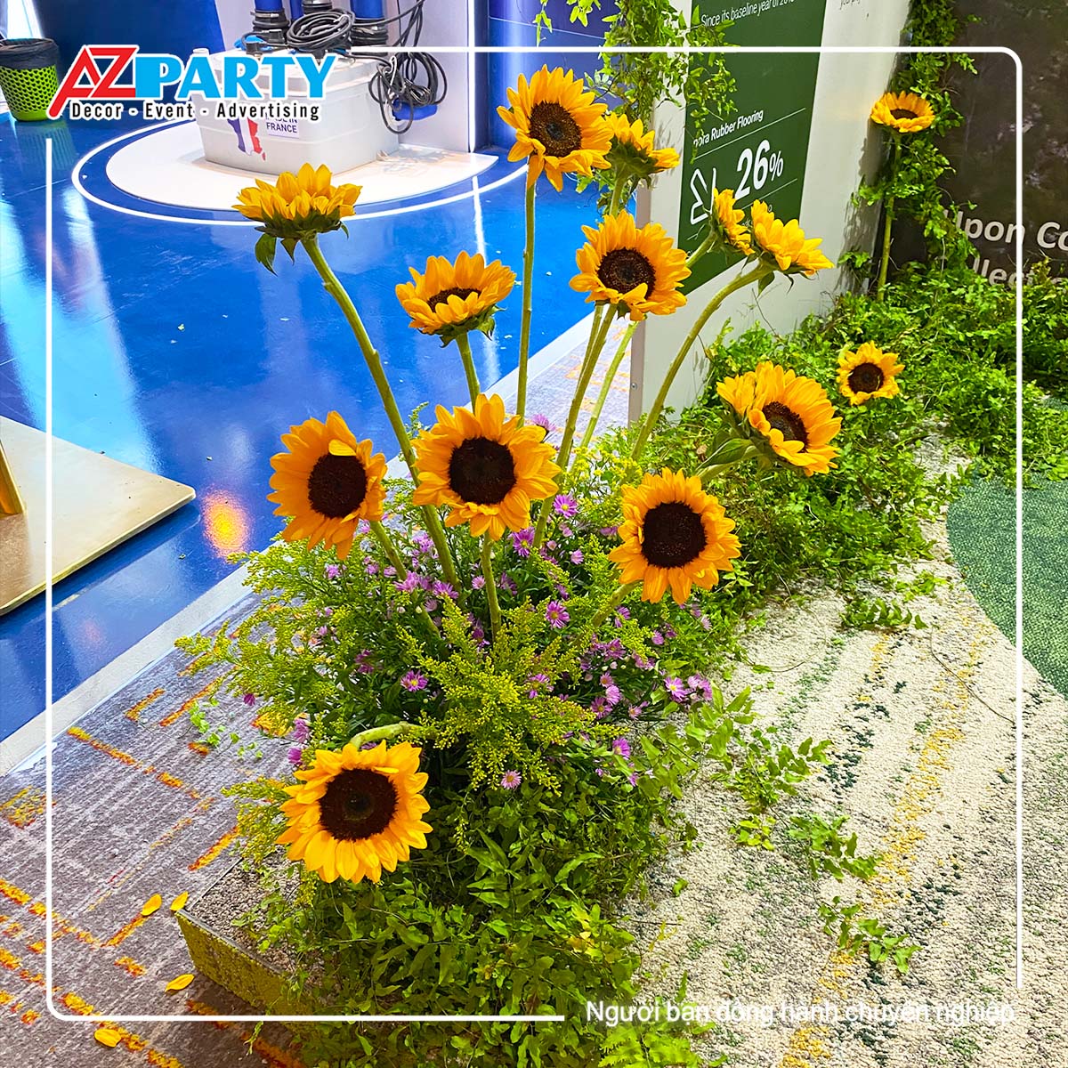 Hoa hướng dương được decor tại Booth