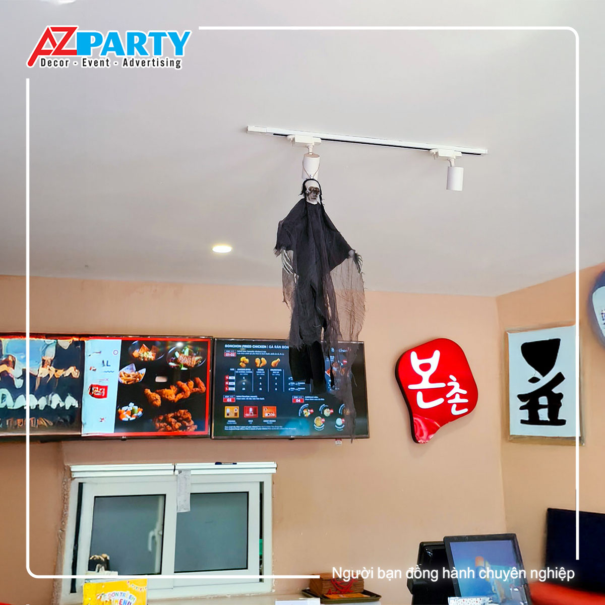 trần nhà dược trao con ma áo đen bay phấp phới