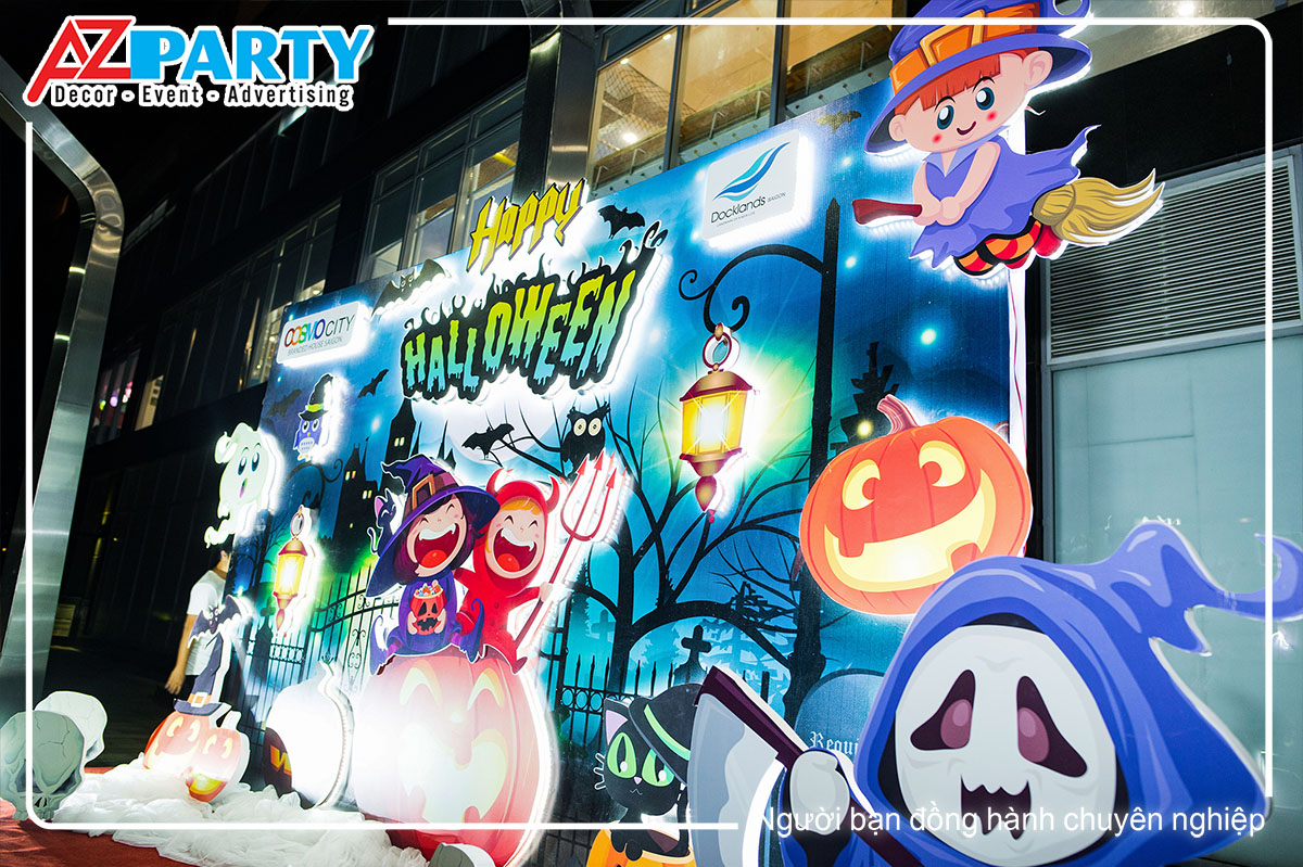 cận cảnh con ma và phù thủy Halloween