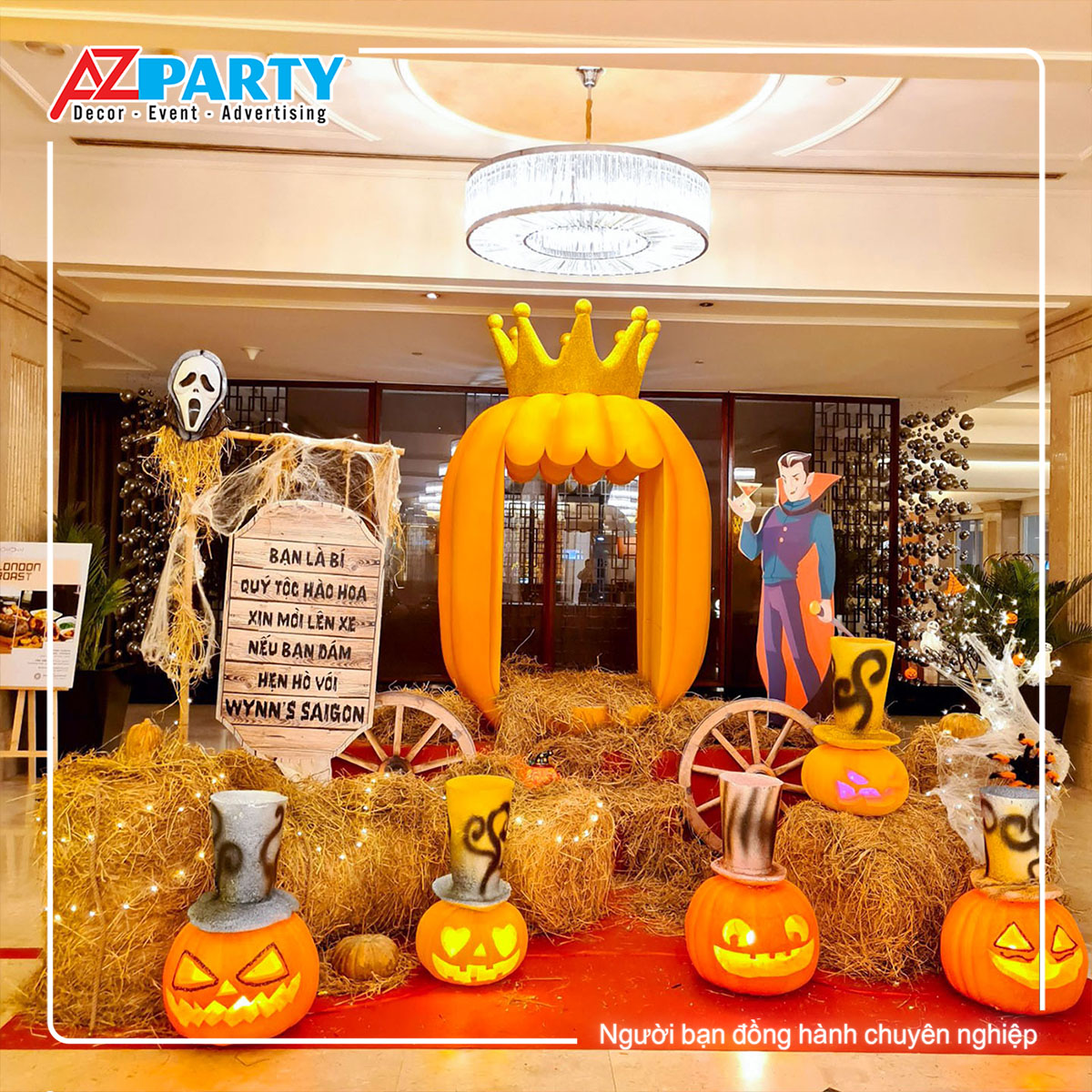 tiểu cảnh Halloween với xe ngựa bí ngô và Hoàn Tử