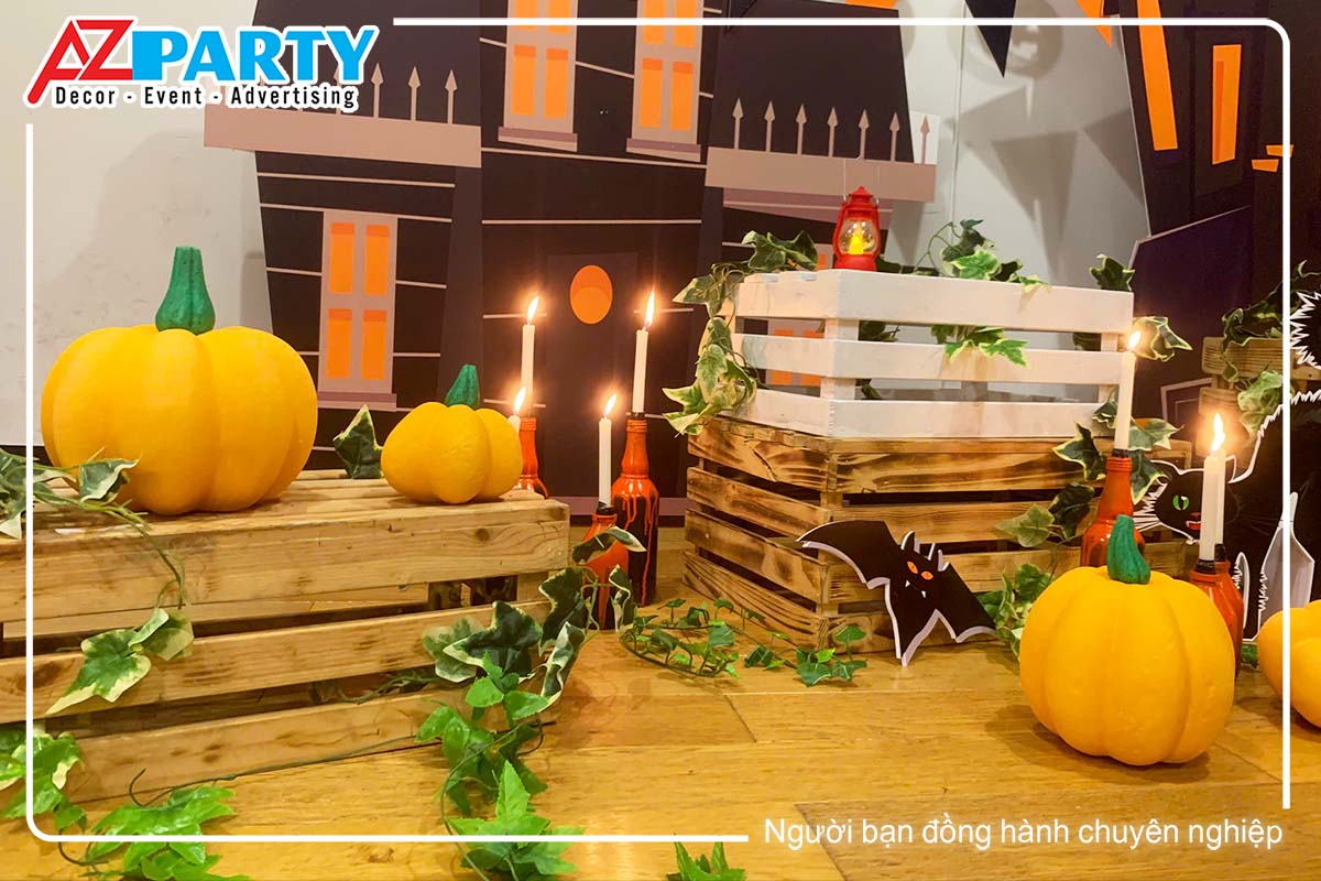 dơi đen và mô hình bí ngô mốp xốp