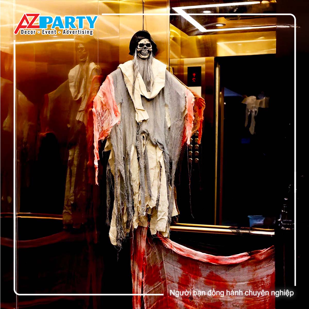 cận cảnh con ma trong thang máy