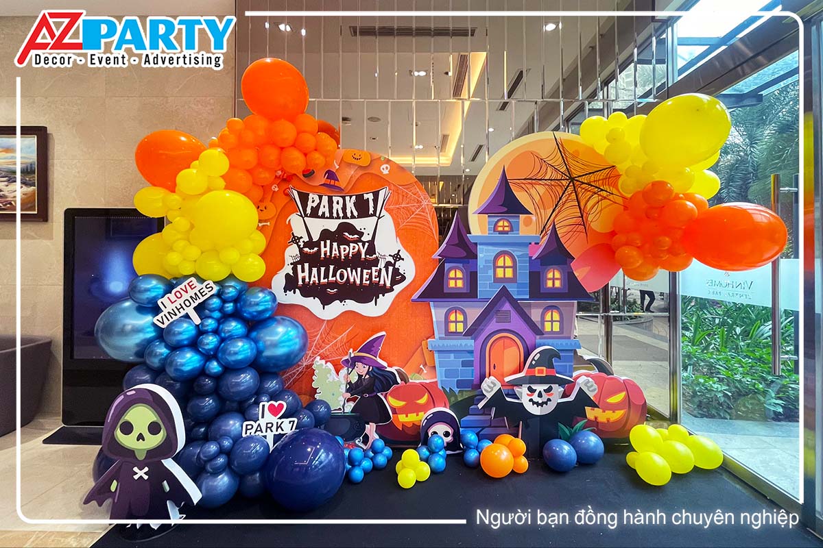 tiểu cảnh halloween thứ 2 tại vinhomes có thêm bong bóng cam và vàng
