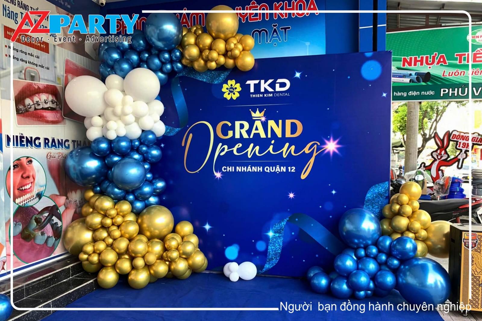 backdrop khai trương tone màu xanh sang trọng