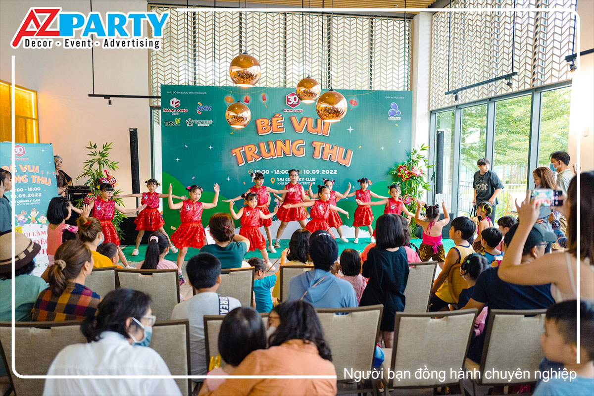 tiết mục nhảy sôi động của các bé thiếu nhi