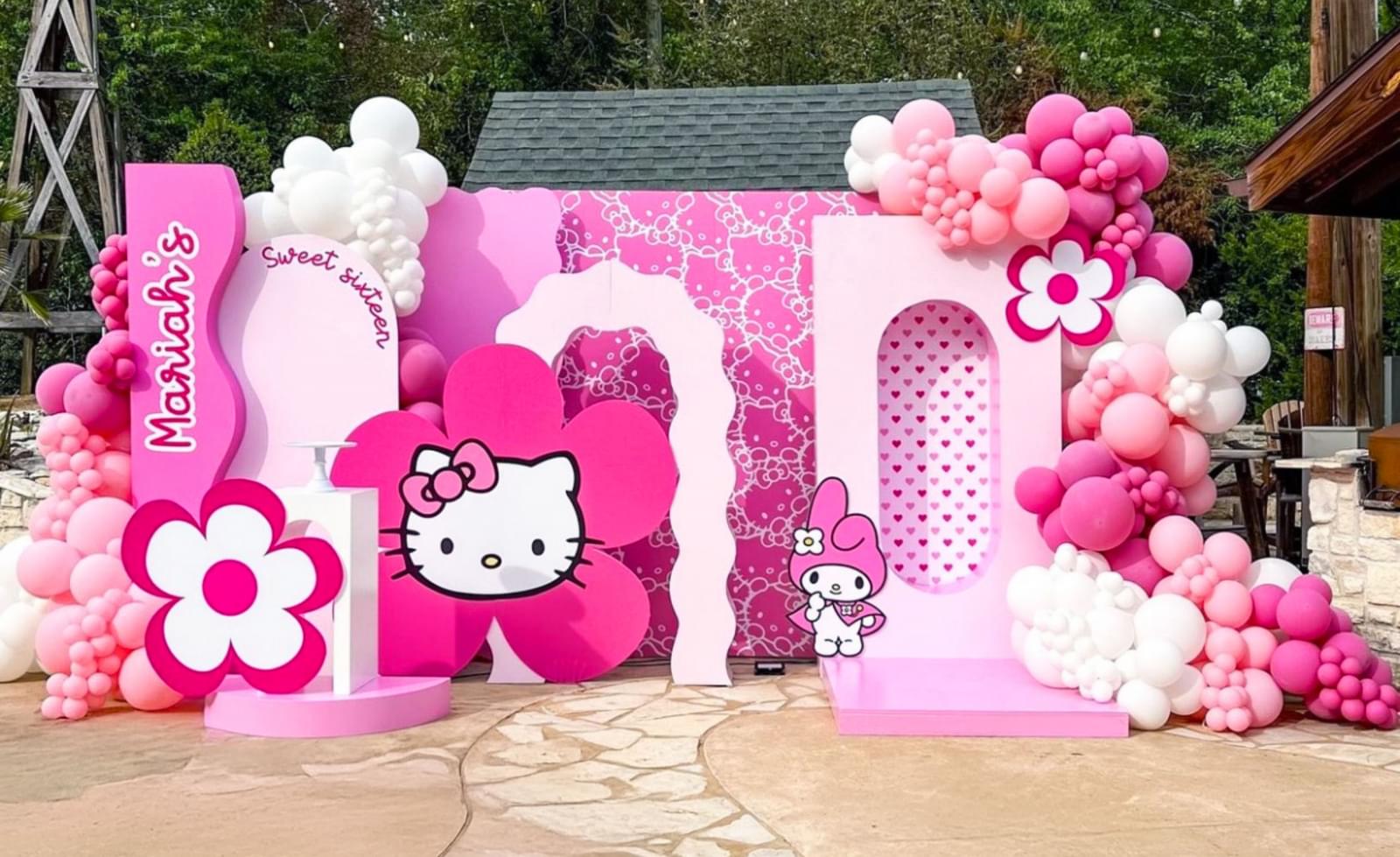 mẫu hello kitty ngoài trời cho bé gái