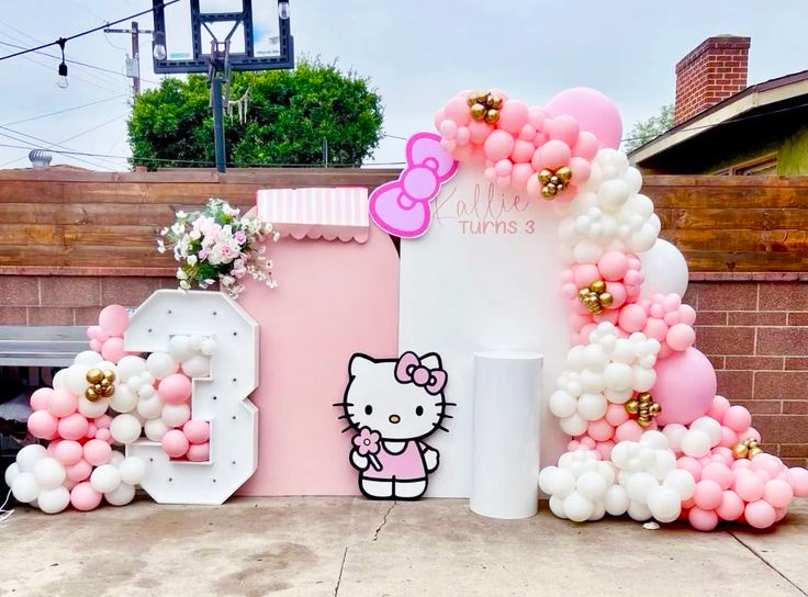 mẫu sinh nhật hello kitty nhẹ nhàng với tone màu hồng
