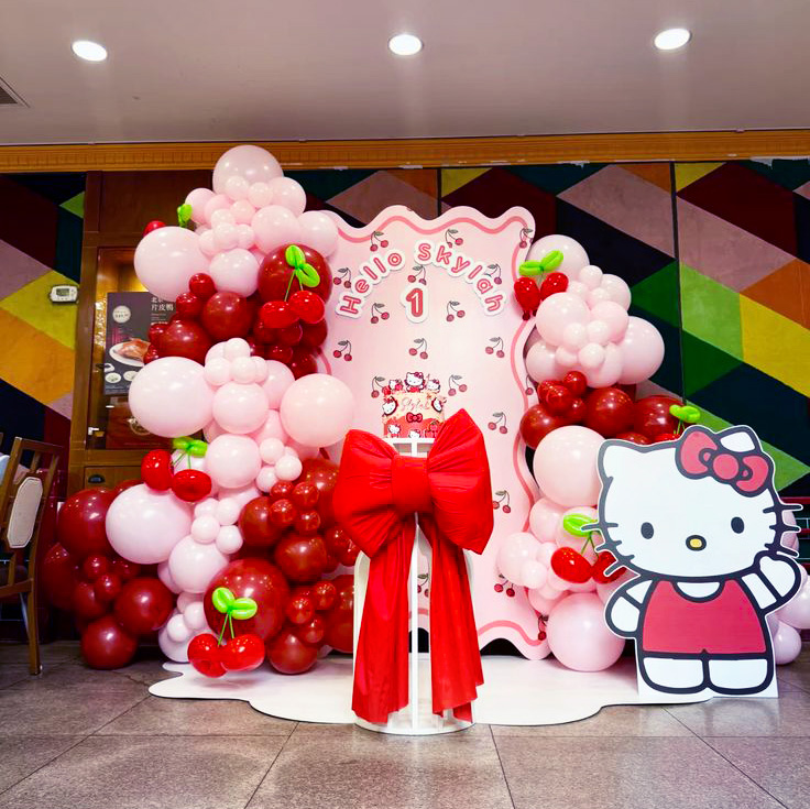 mẫu sinh nhật hello kitty theo phong cách cổ điển