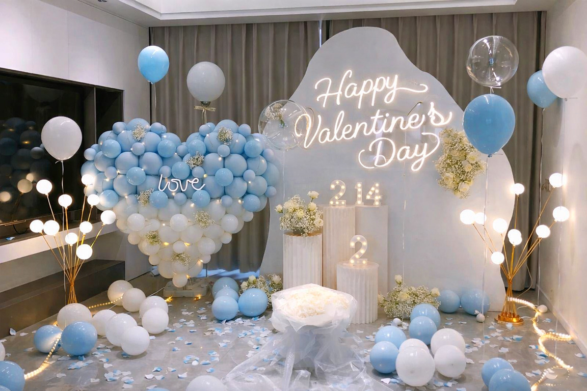 Trang trí Valentine tone xanh trắng với backdrop Happy Valentine’s Day, bong bóng khổng lồ hình trái tim 