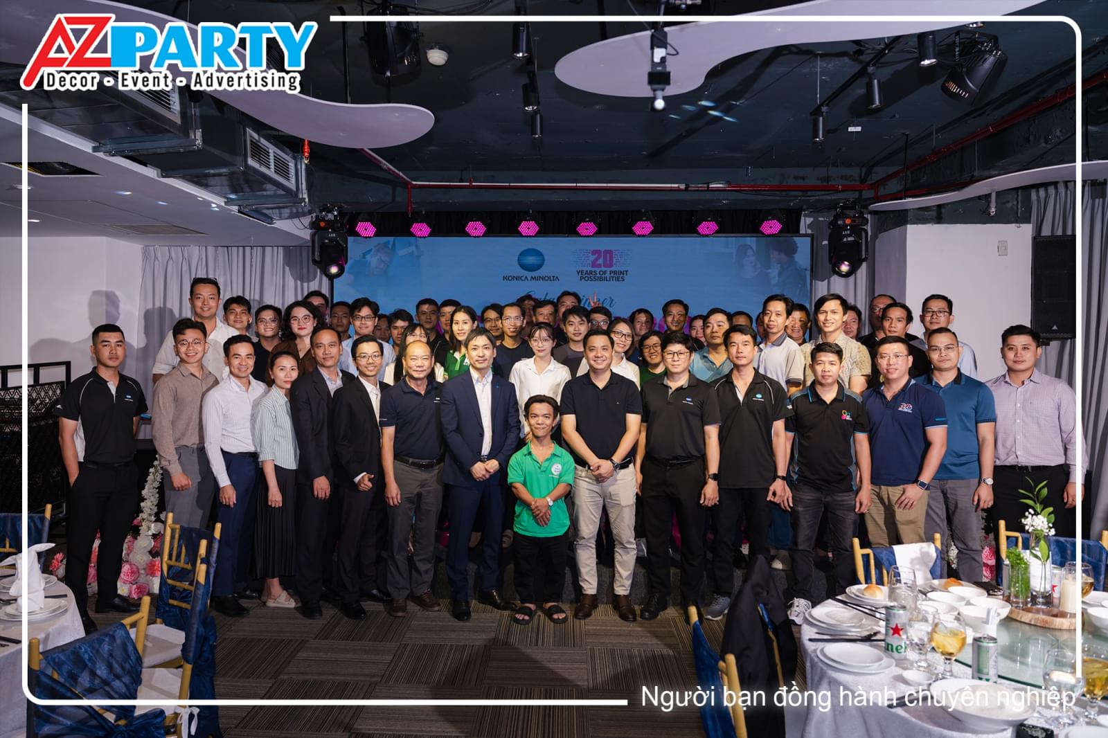 Chụp hình kỷ niệm