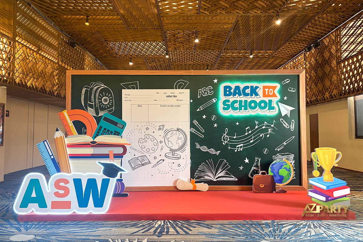 Booth checkin sự kiện YEP chủ đề Back To school độc đáo