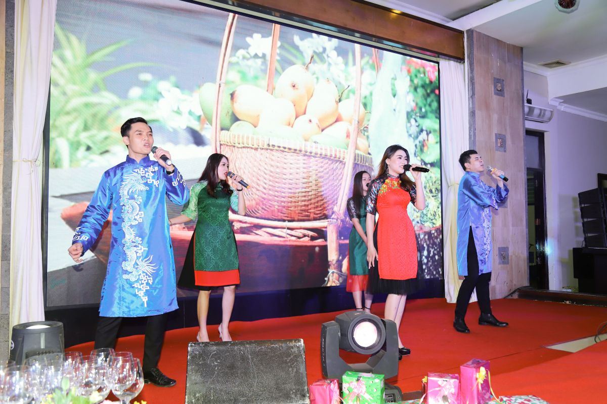 tiết mục hát tập thể