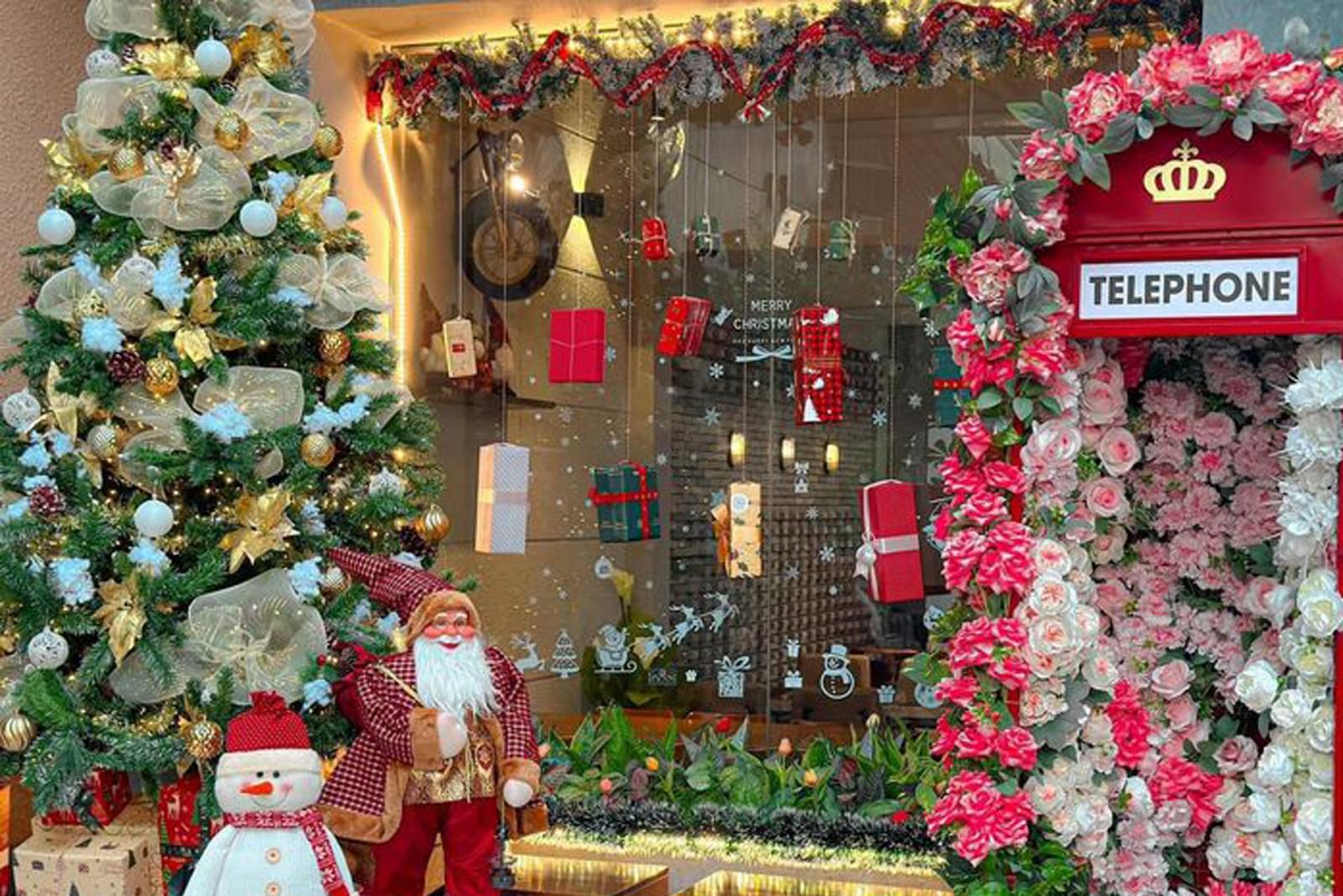 Trang trí noel quán cafe 