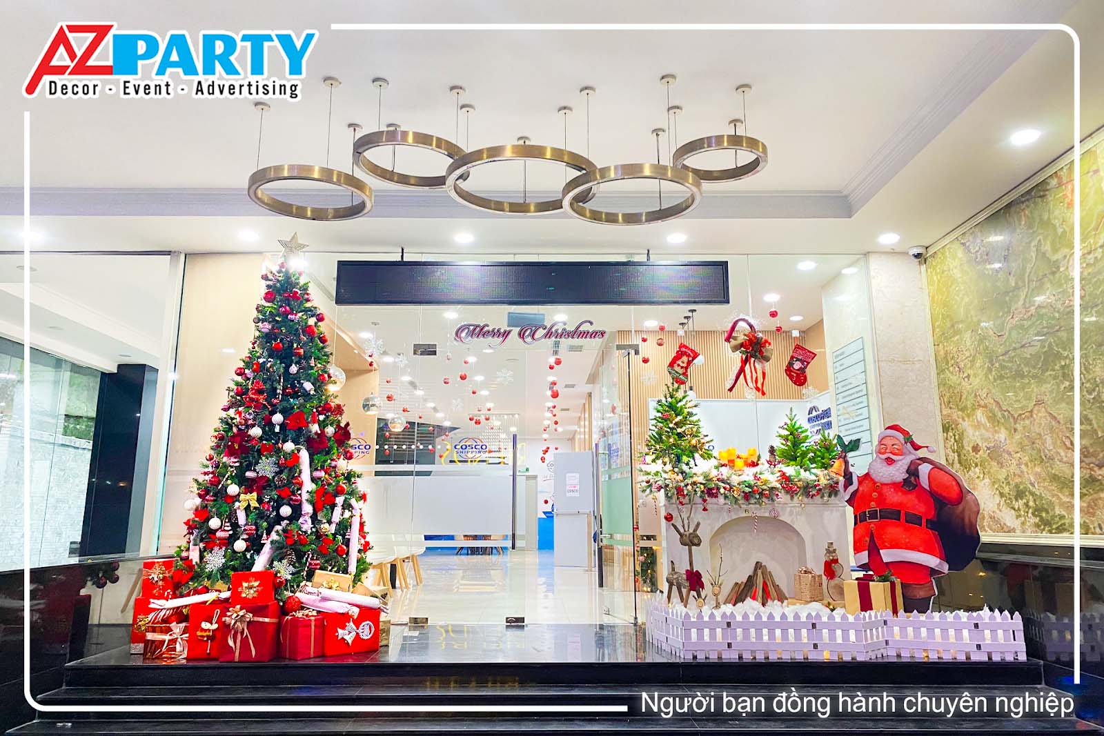 trang trí noel cửa kính văn phòng