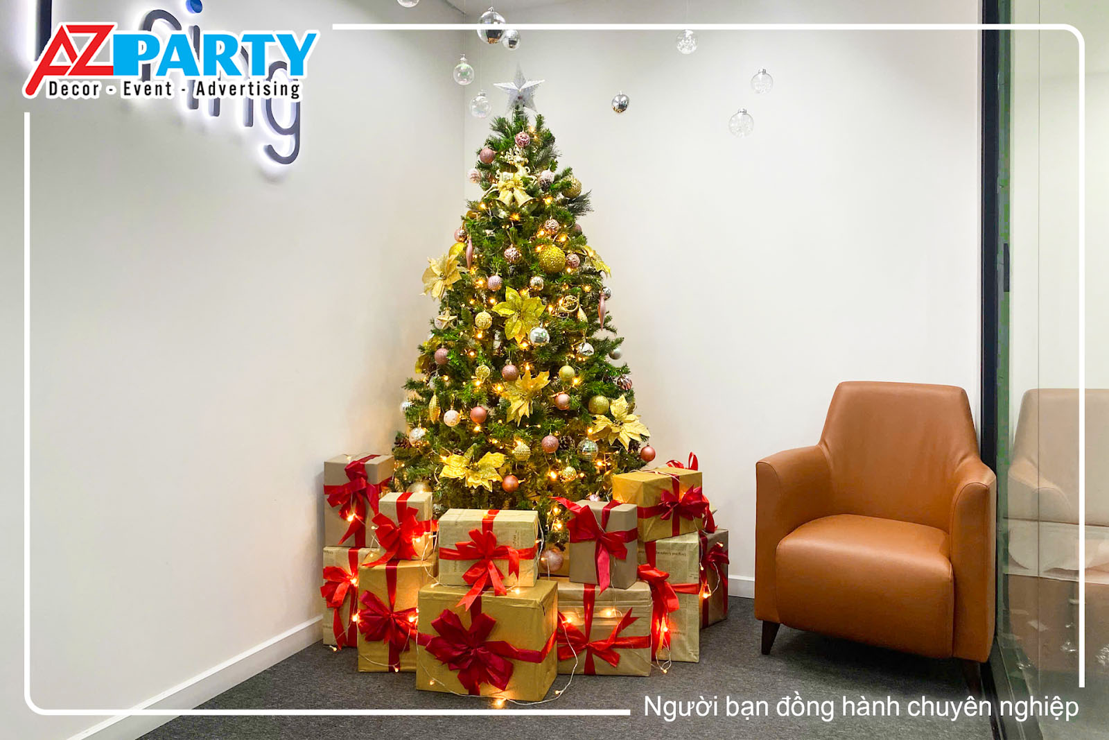 Trang trí cây thông noel văn phòng