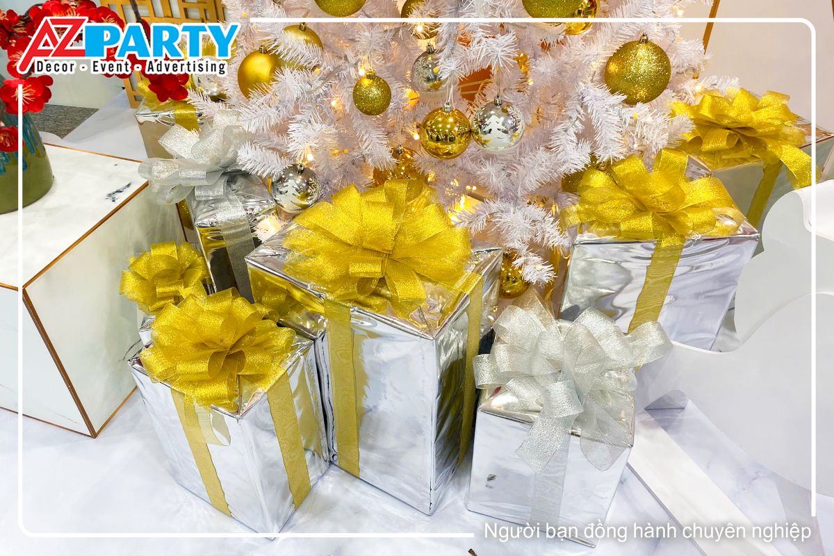 Hộp quà màu trắng buộc thắt nơ vàng 