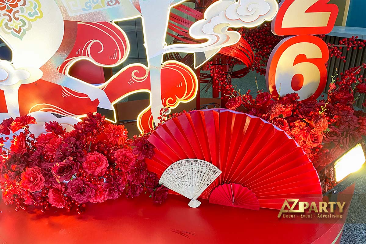 Chi tiết quạt giấy, phên tre decor tết nghệ thuật