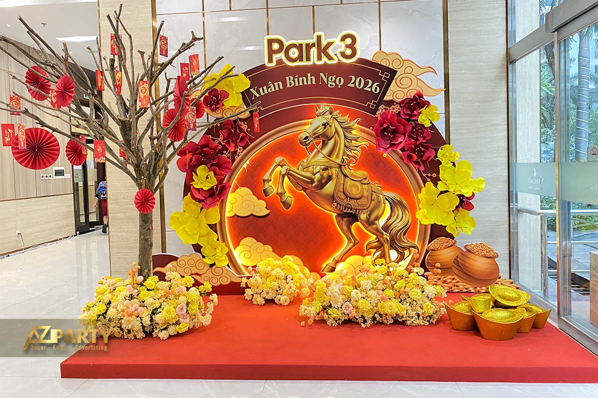 Tiểu Cảnh Tết sảnh chung cư hiện đại với chủ đề xuân thịnh vượng với mô hình linh vật ngựa sang trọng, các chi tiết kim ngân lượng lấp lánh