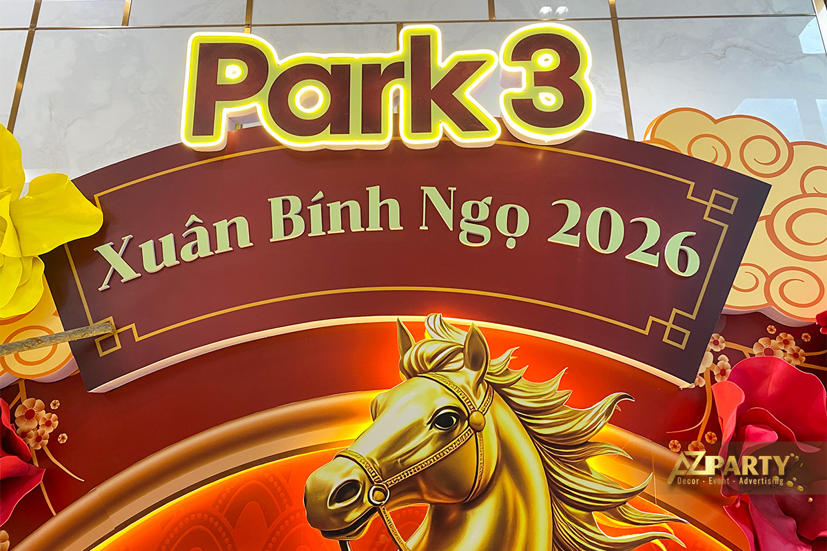 Backdrop tiểu cảnh trang trí Tết Xuân Bính Ngọ 2026 tại Park 3 với mô hình ngựa vàng và bảng chữ nổi bật