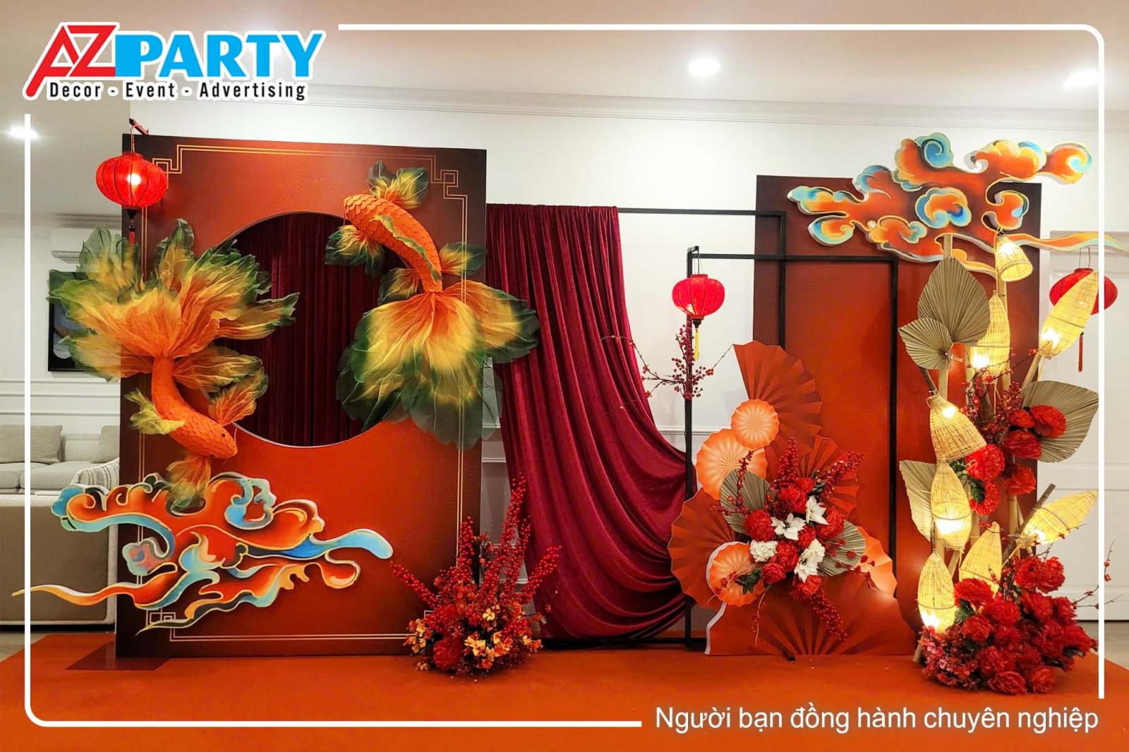 Mẫu trang trí Tết phong cách Trung Hoa độc đáo với cá chép, đèn lồng đỏ và hoa trang trí