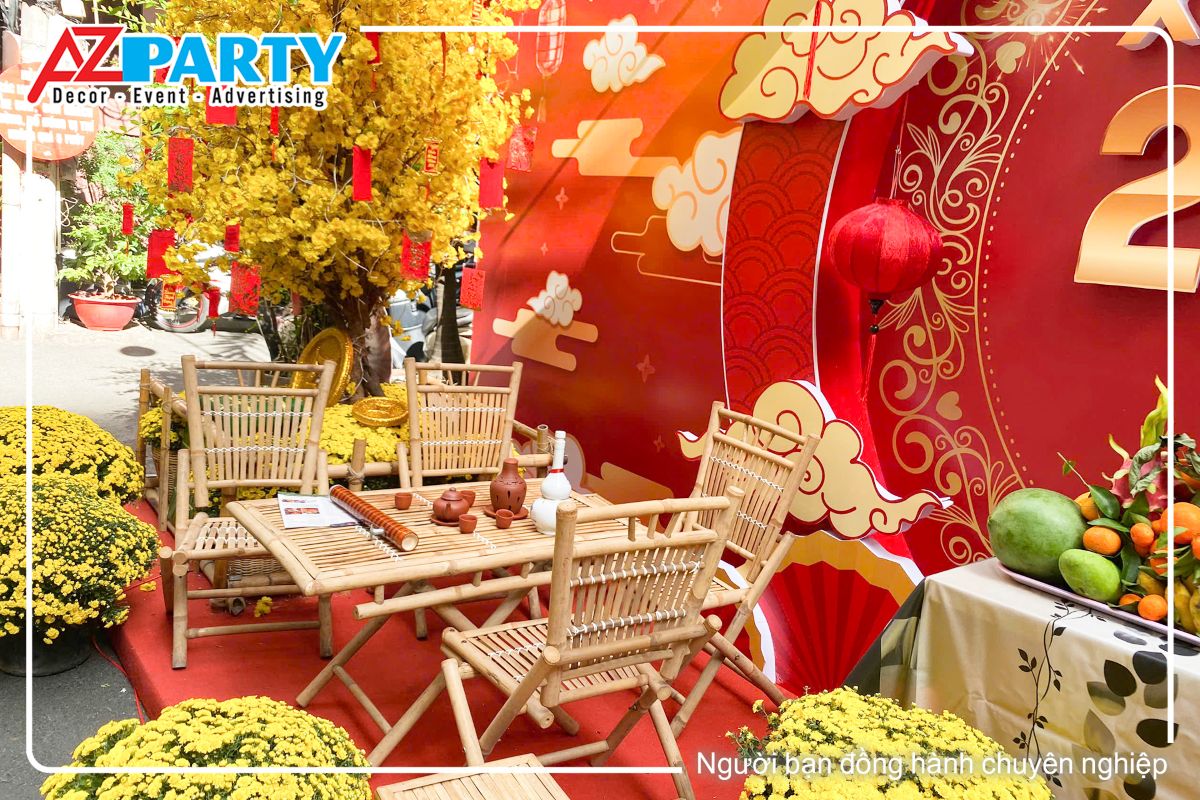 bộ bàn ghế tre và bộ ấm chén